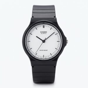 Casio MQ-24-7EL - ساعة كاسيو تناظرية كلاسيكية للجنسين بسوار راتنج أسود ومينا أبيض
